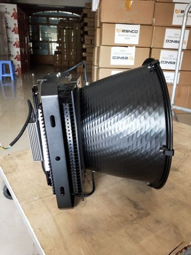 Đèn tháp cẩu 600W thương hiệu ESNCO